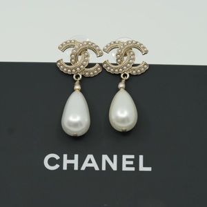 AUTH NWOT A21 Chanel Faux Pearl drop earrings